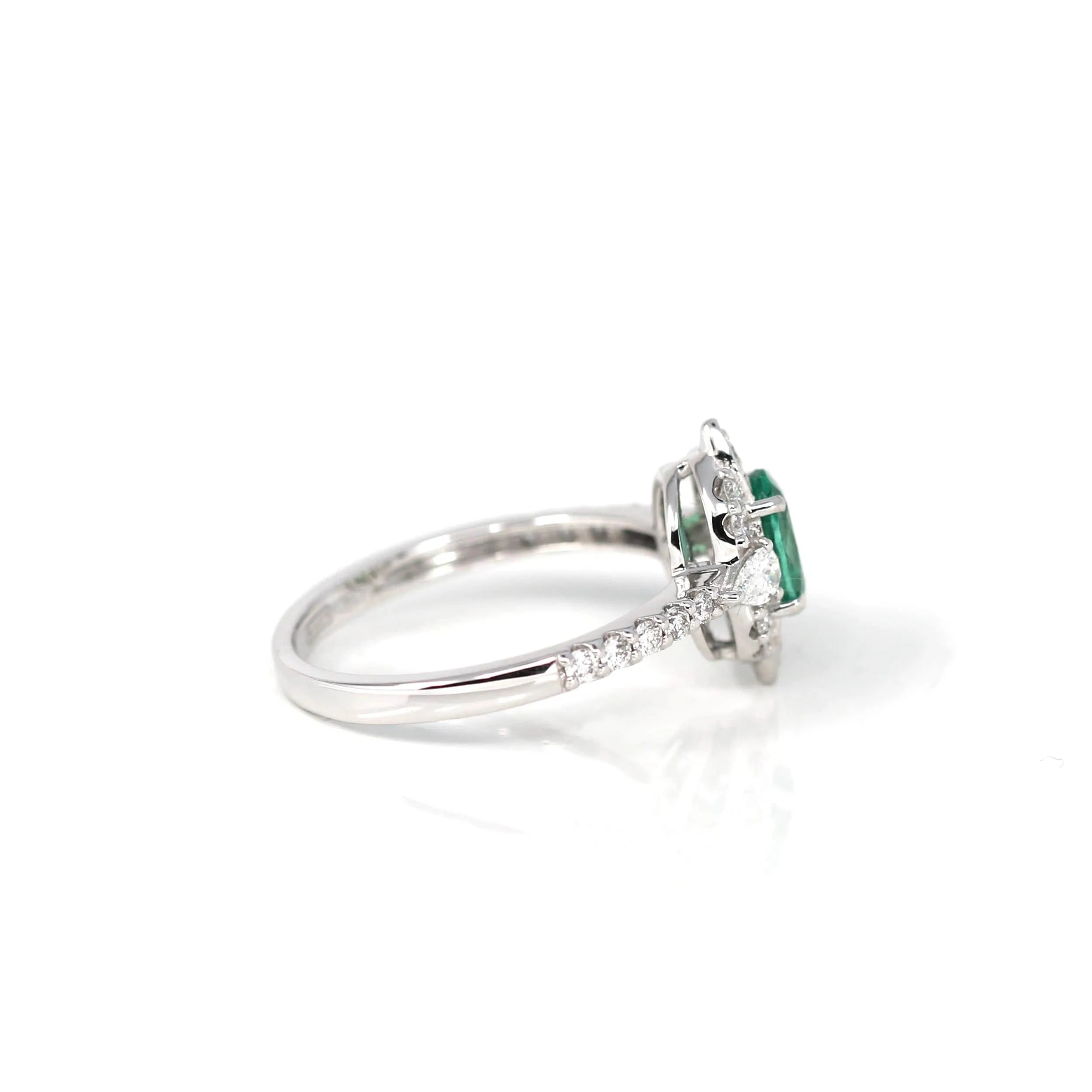 18k White Gold Natural Emerald Ring with Diamonds