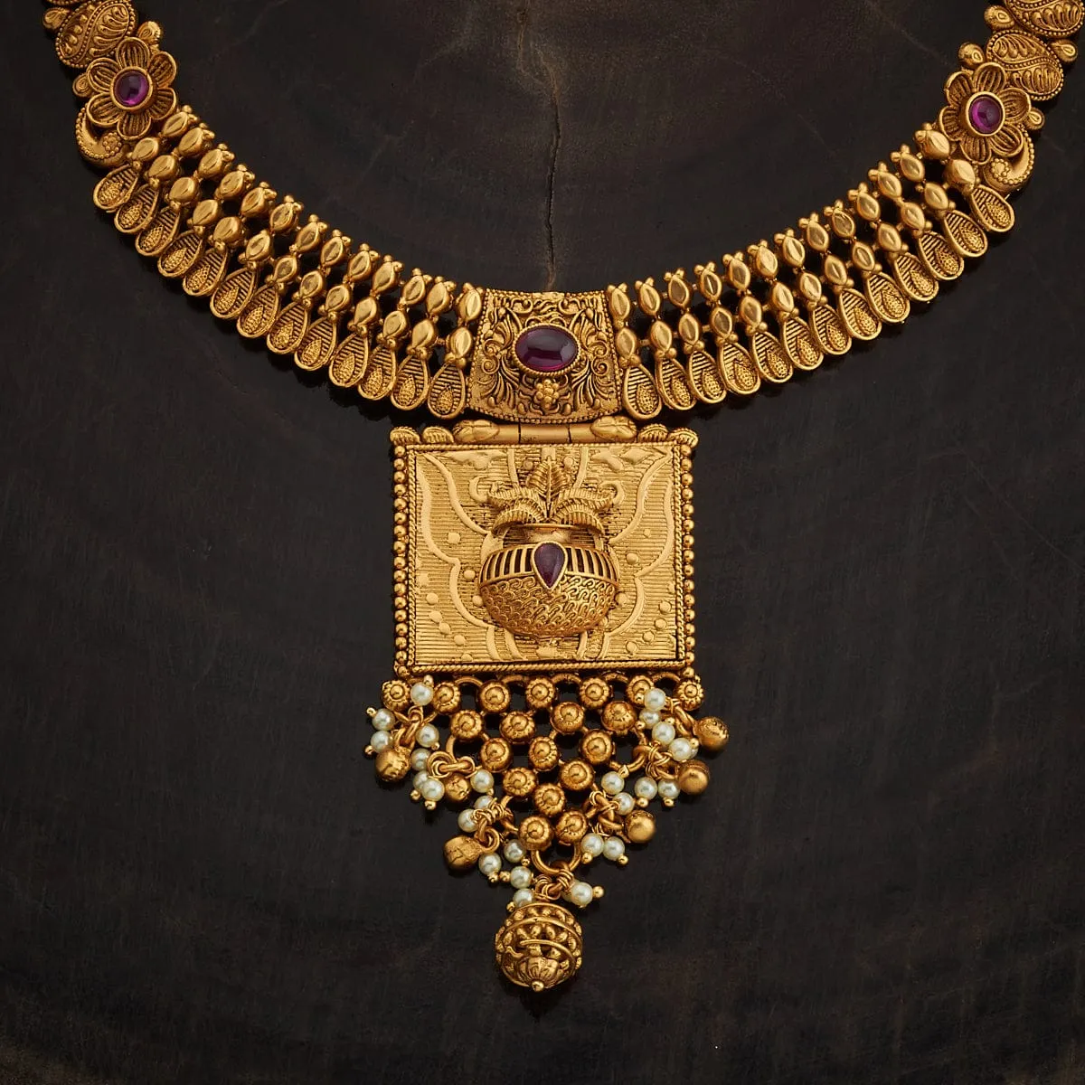 Antique Necklace 152609