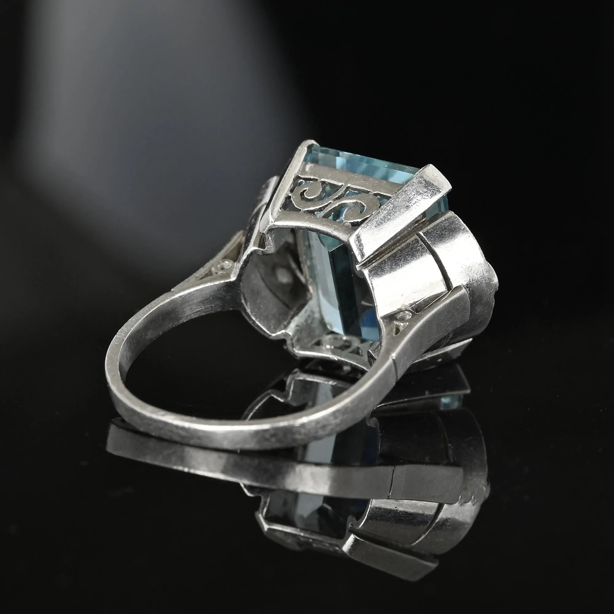 Art Deco Platinum Diamond Aquamarine Ring