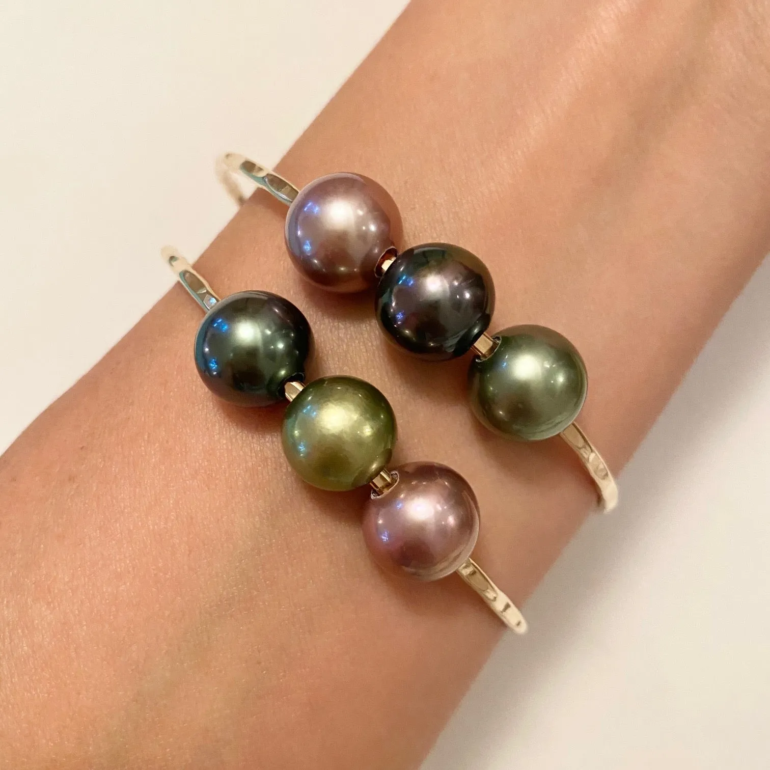 Aruba Pearl Bangle