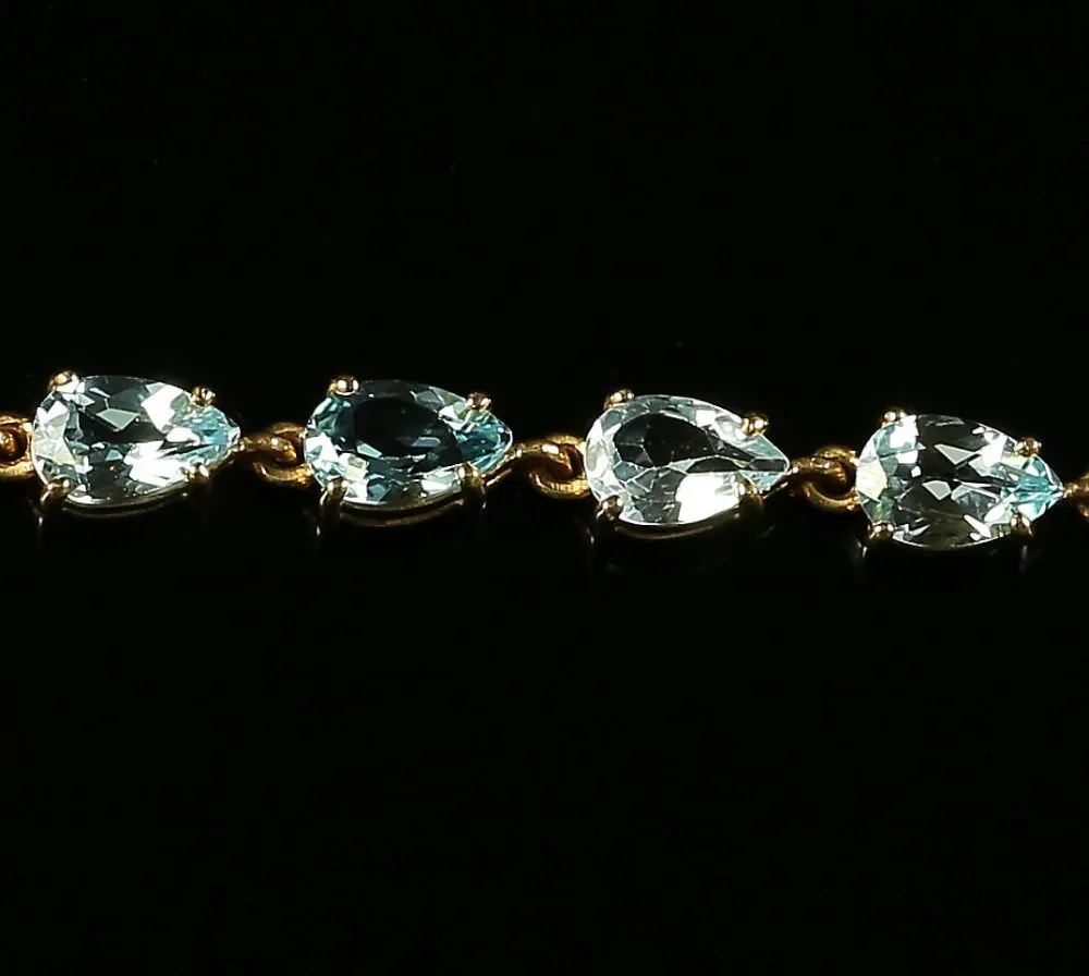 Blue Topaz 9Ct Yellow Gold Bracelet Over 12Ct Of Topaz