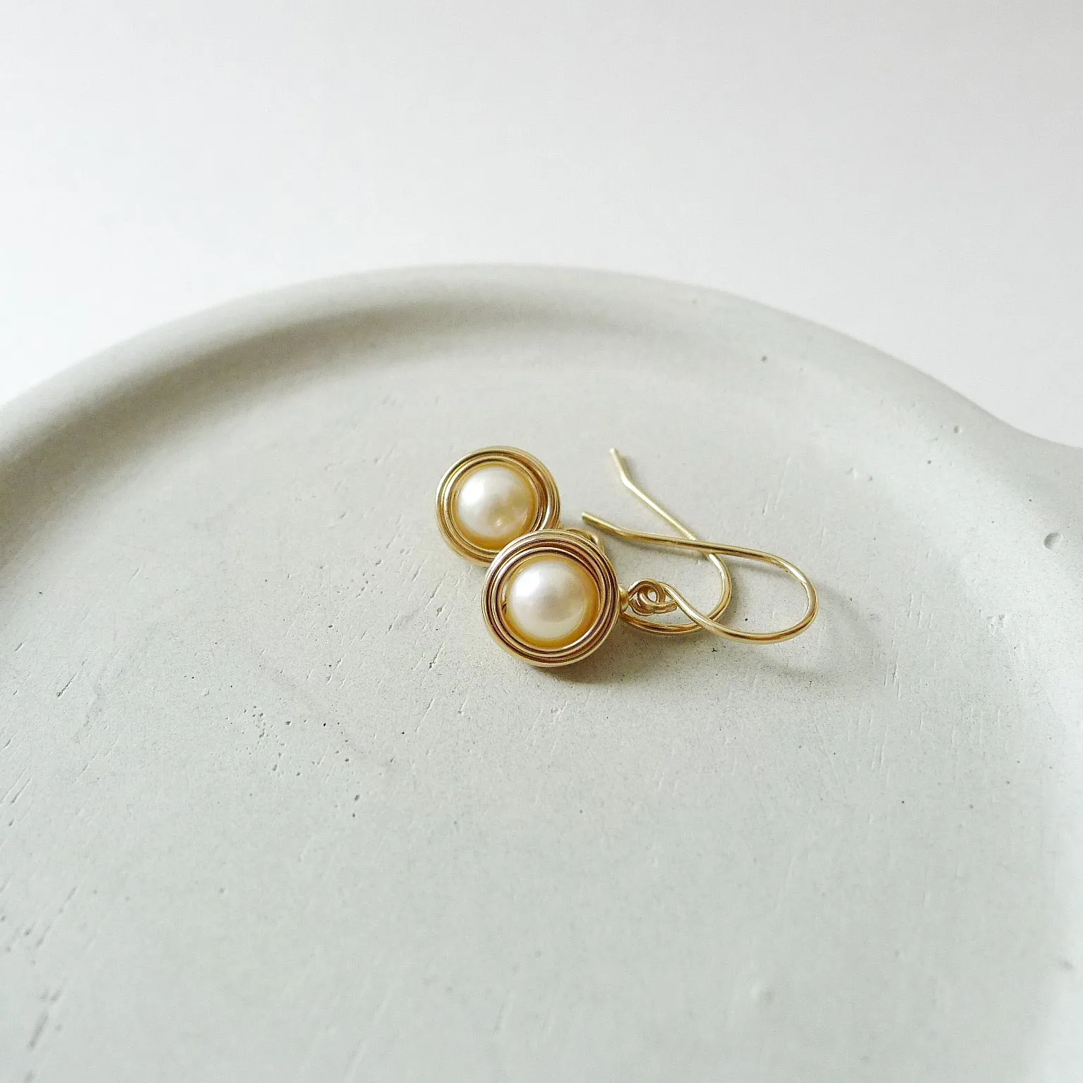 Brenna Earrings / Freshwater Pearl