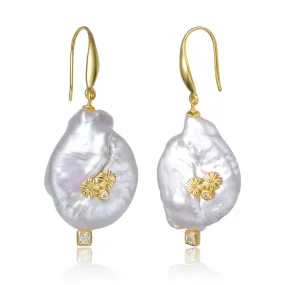 Brigitte Golden Pearl Mini Nest Earrings