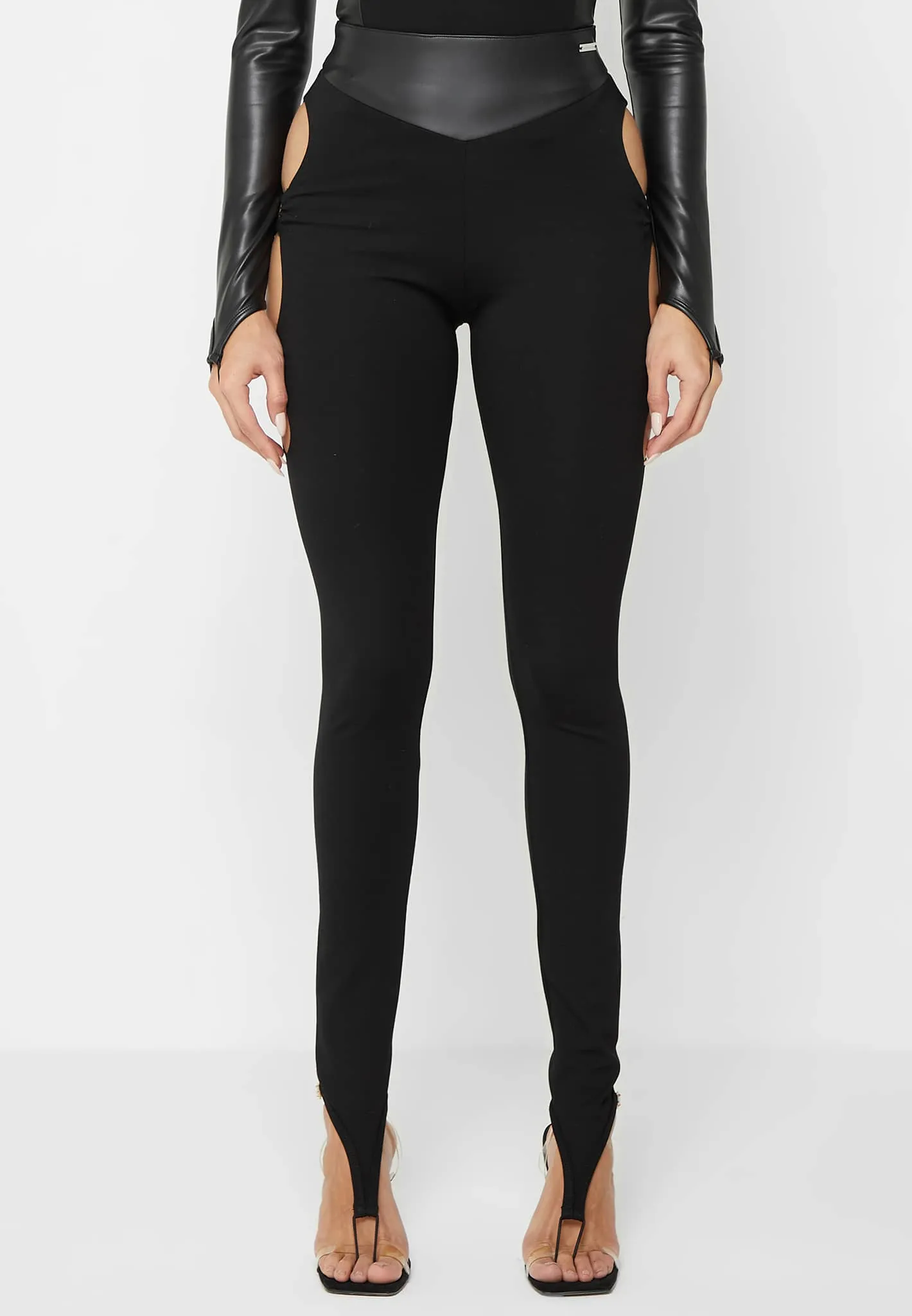 Cut-Out O-Ring Leggings  - Black