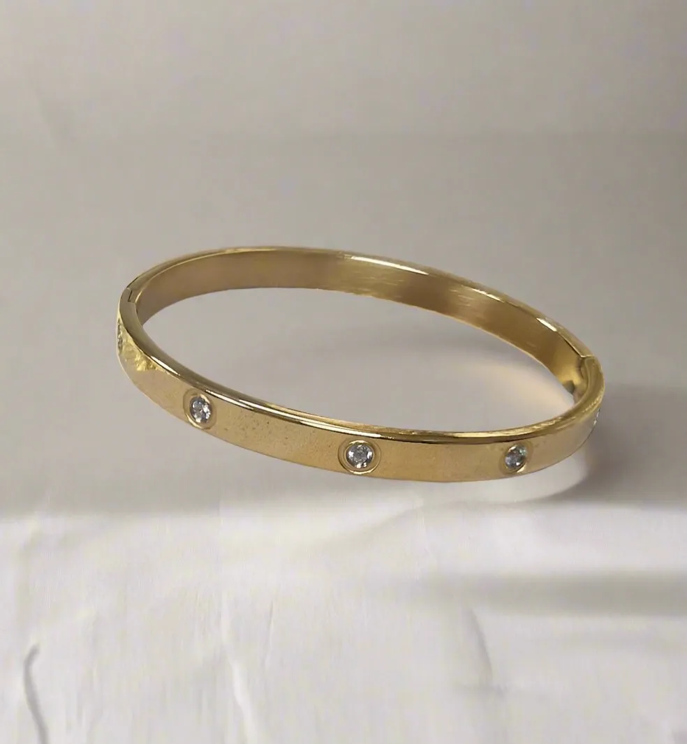 Dainty Diamante Bangle Gold