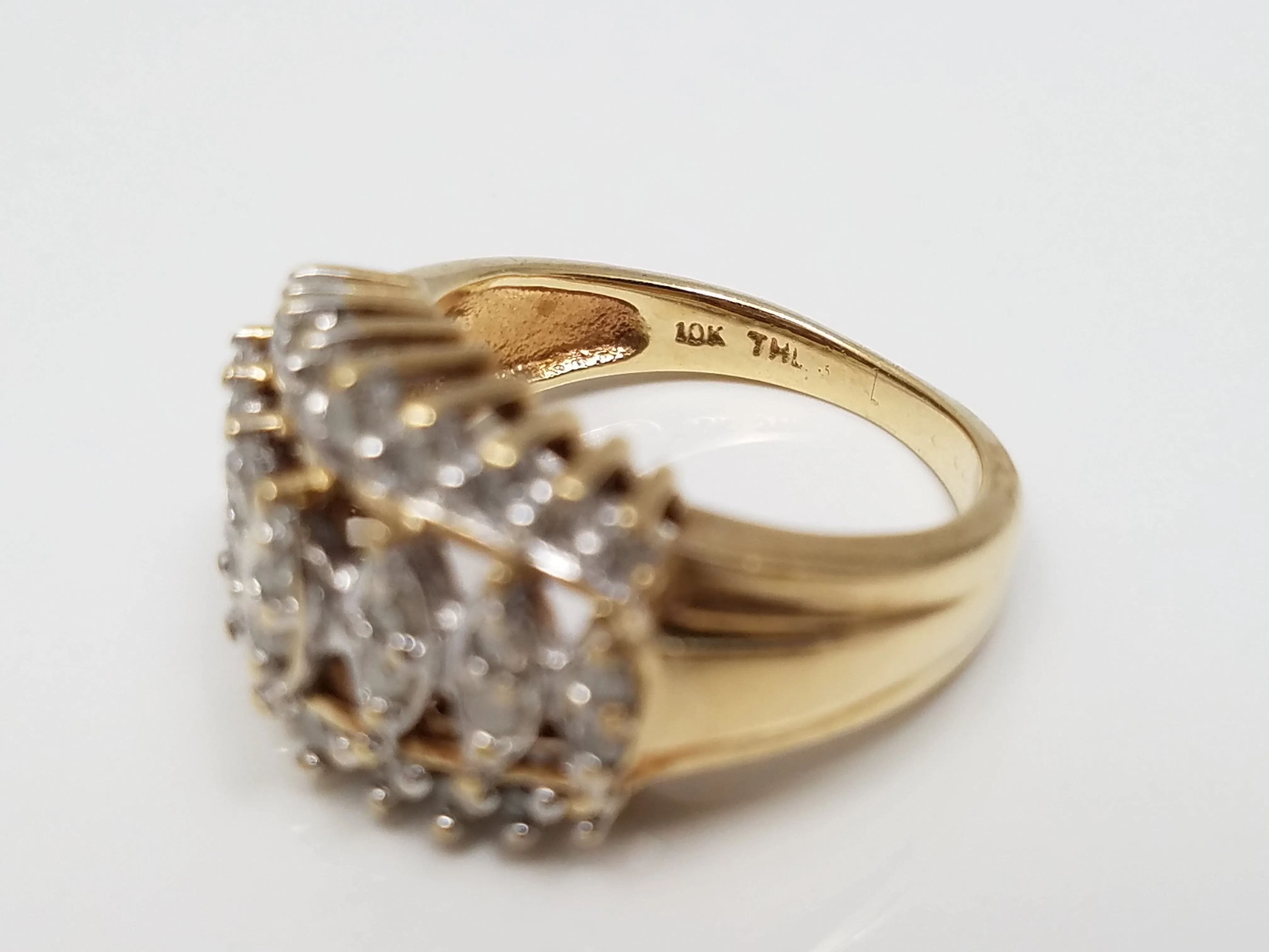 Elegant 10k Yellow Gold Natural Diamond Ring Band