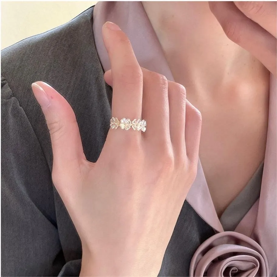 Elegant Pearl Shell Flower Ring