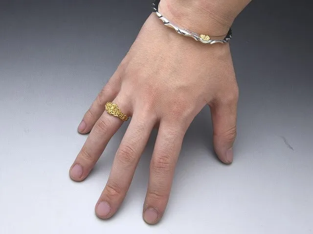 Fine Gate 18K Gold Ring