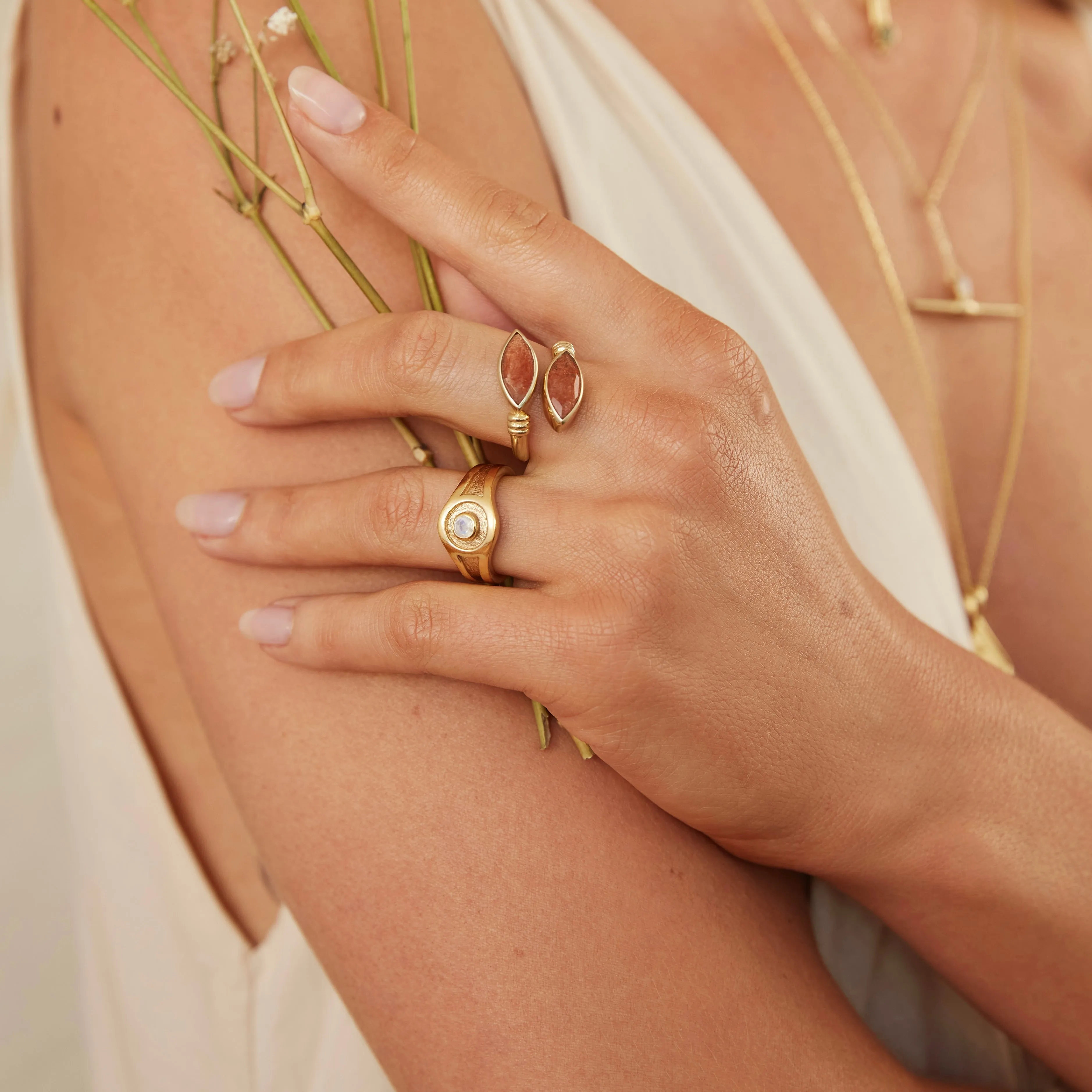 Medusa Sunstone Gold Ring