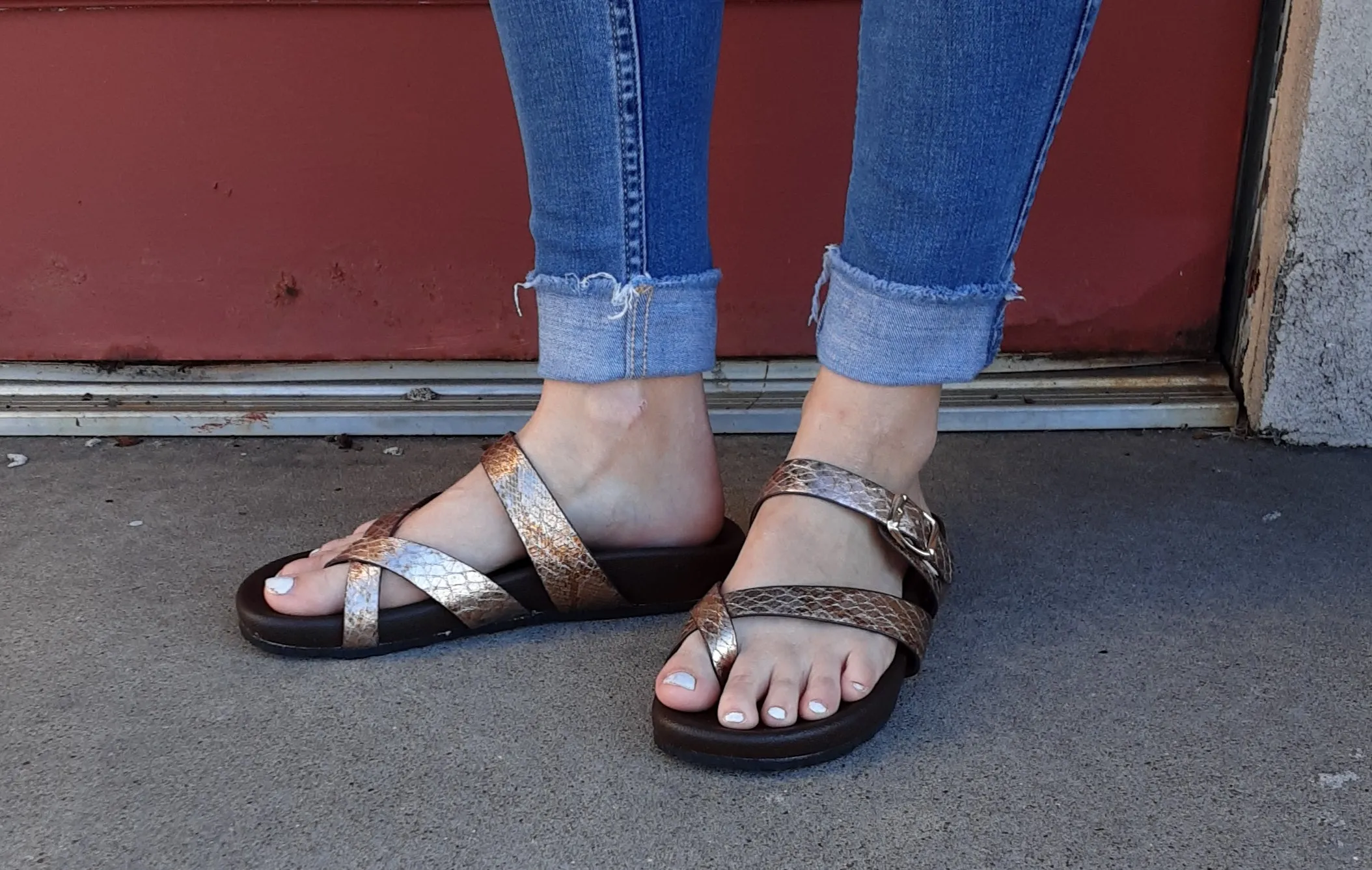 Metallic Toe Ring Sandals with Adjustable Buckle | Volatile