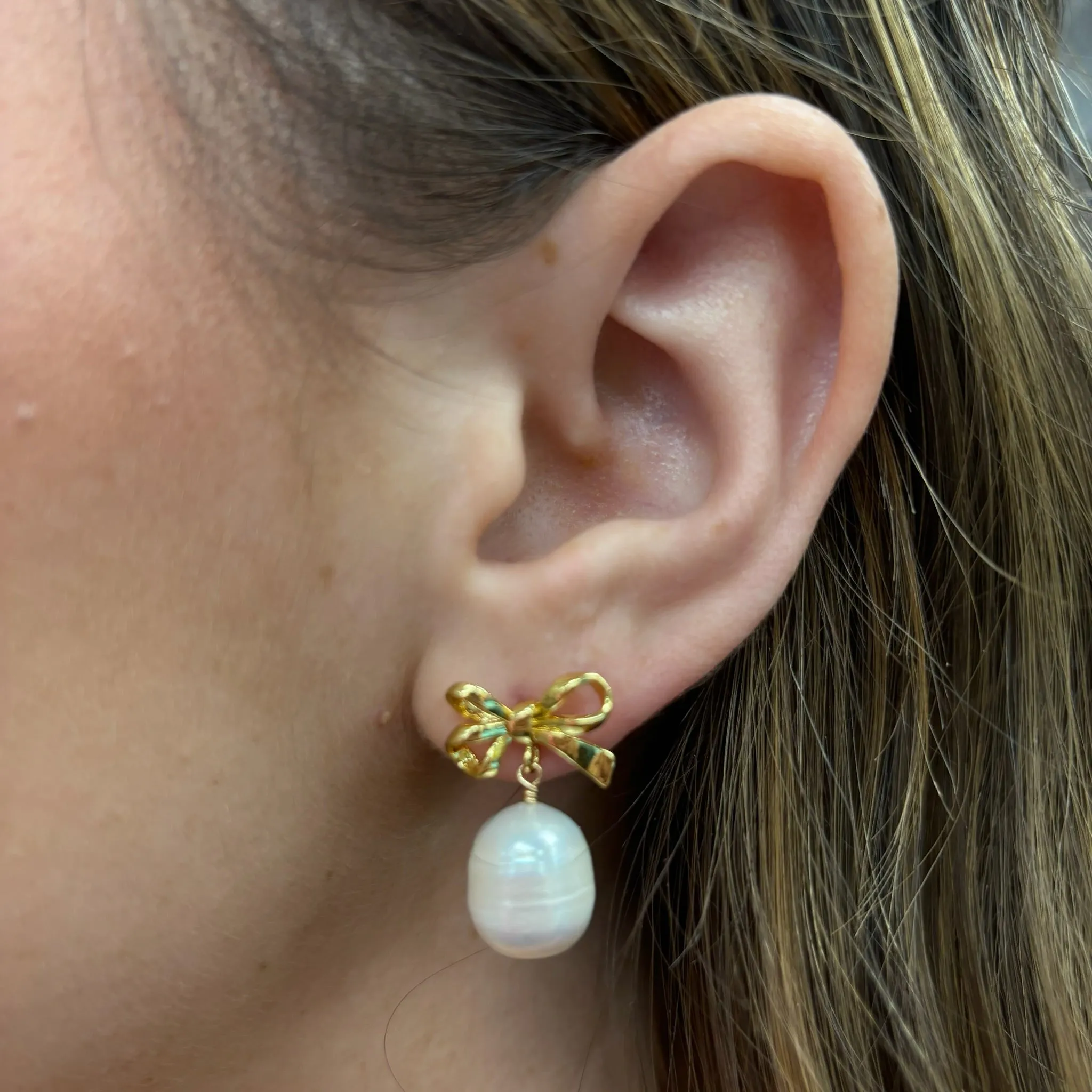 Perla Earrings- Bow