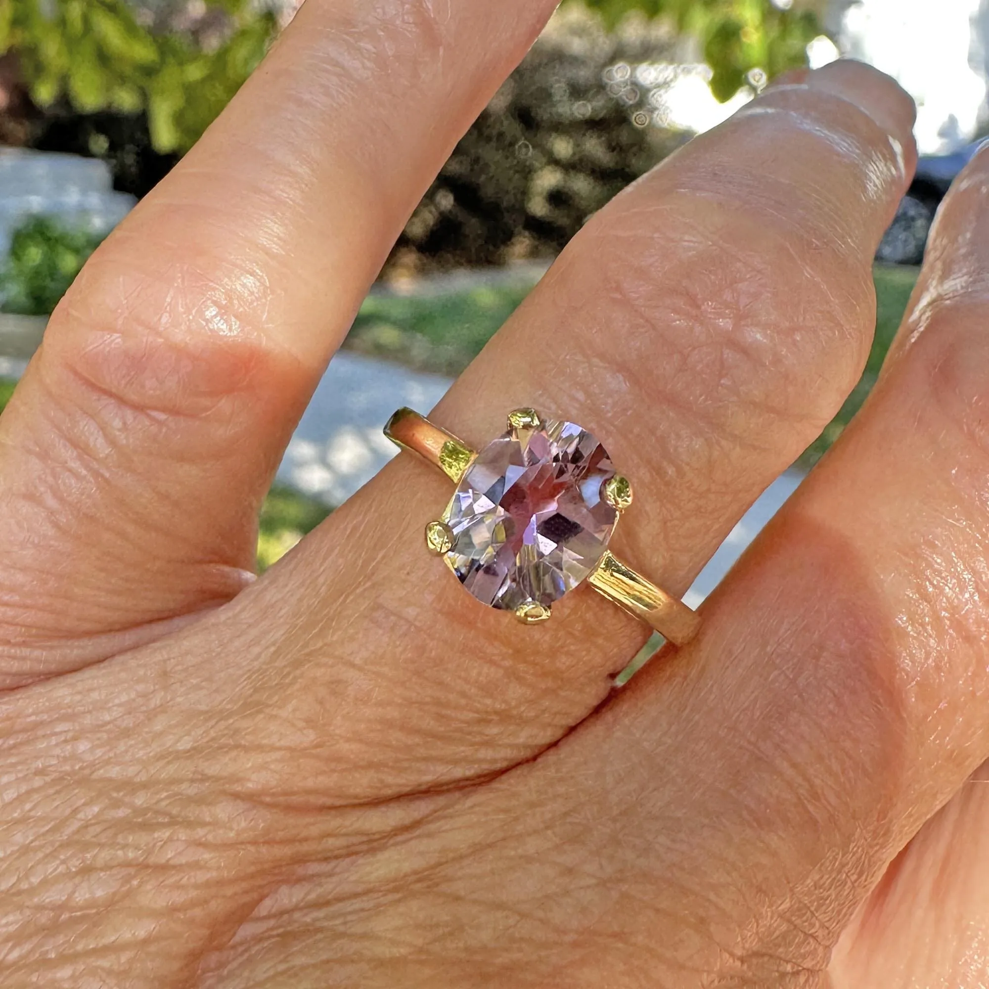 Rose de France Amethyst Solitare Ring in Gold