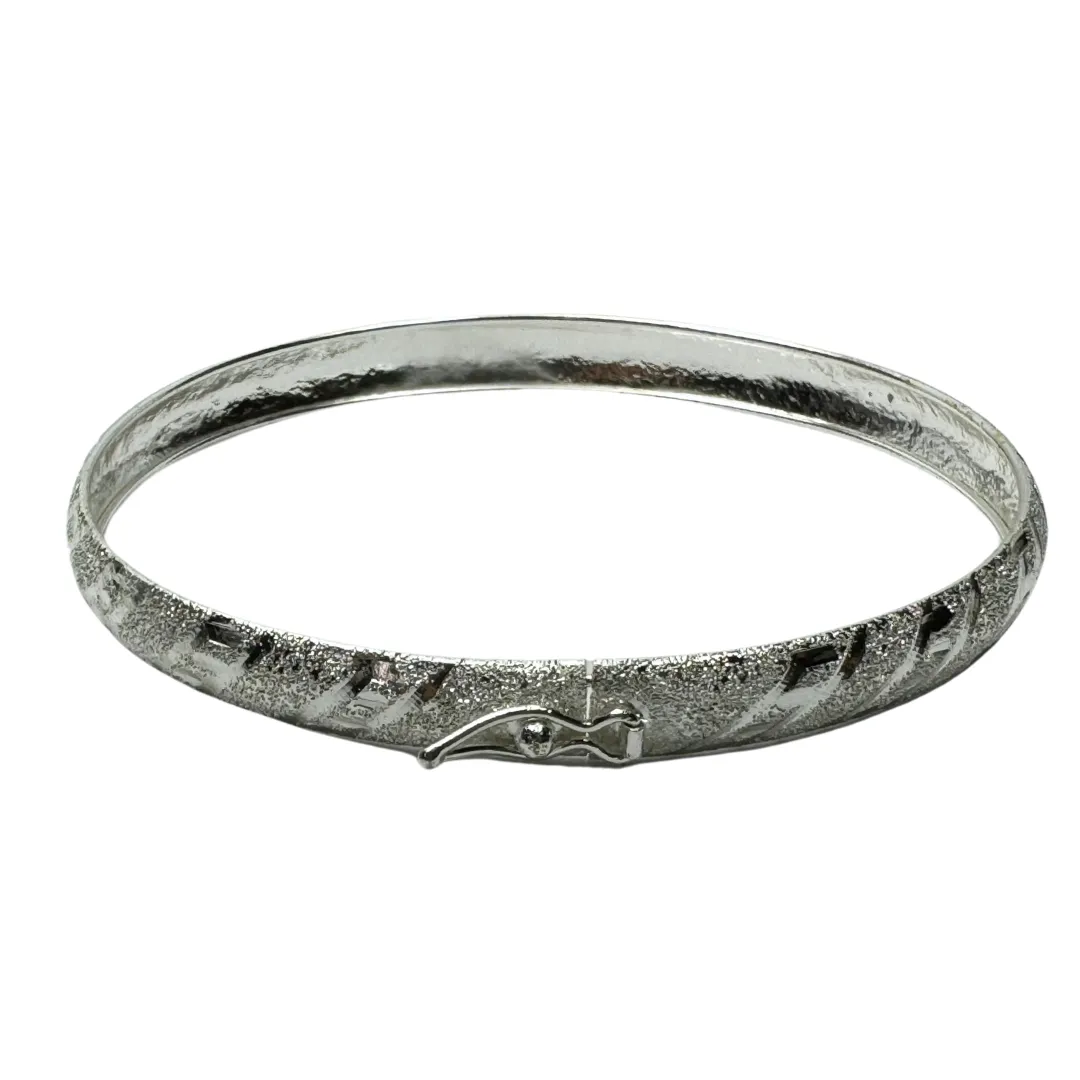 SS Etched Push On Clasp Bangle Bracelet