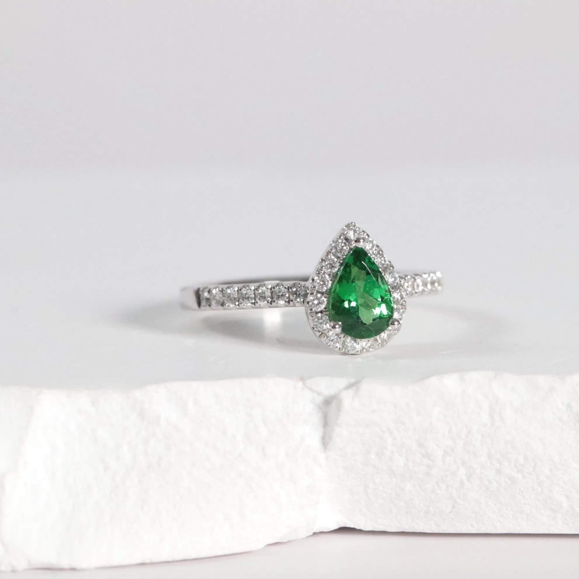 Tsavorite Garnet   Diamond Ring